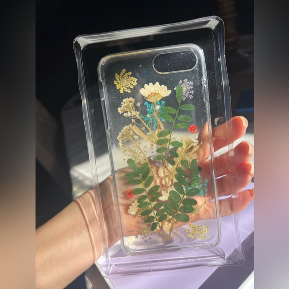 Urban Outfitters pressed floral iPhone 7 case - Picture 3 of 3